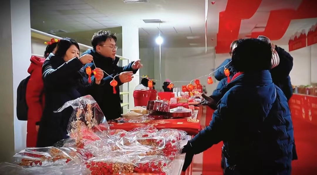 白云鄂博：活动多了   消费活了.png