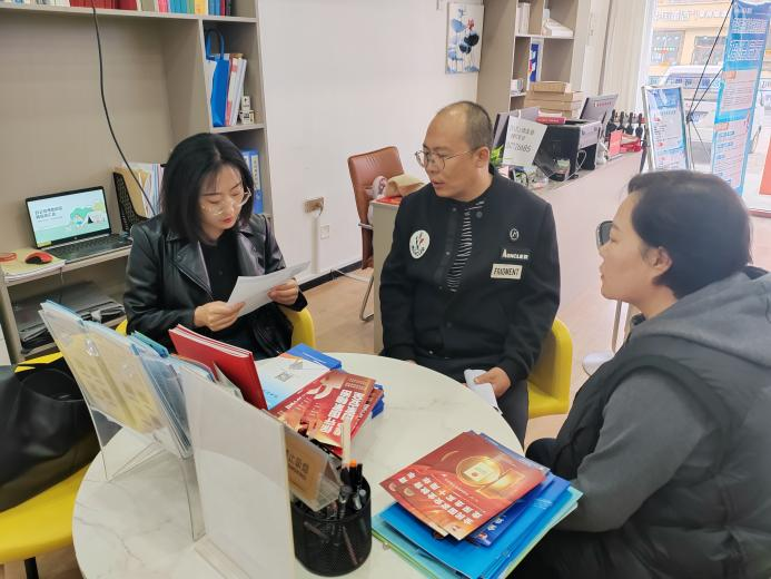 “青春筑梦 职等你来”——团区委助力开展高校毕业生专场招聘会22.png