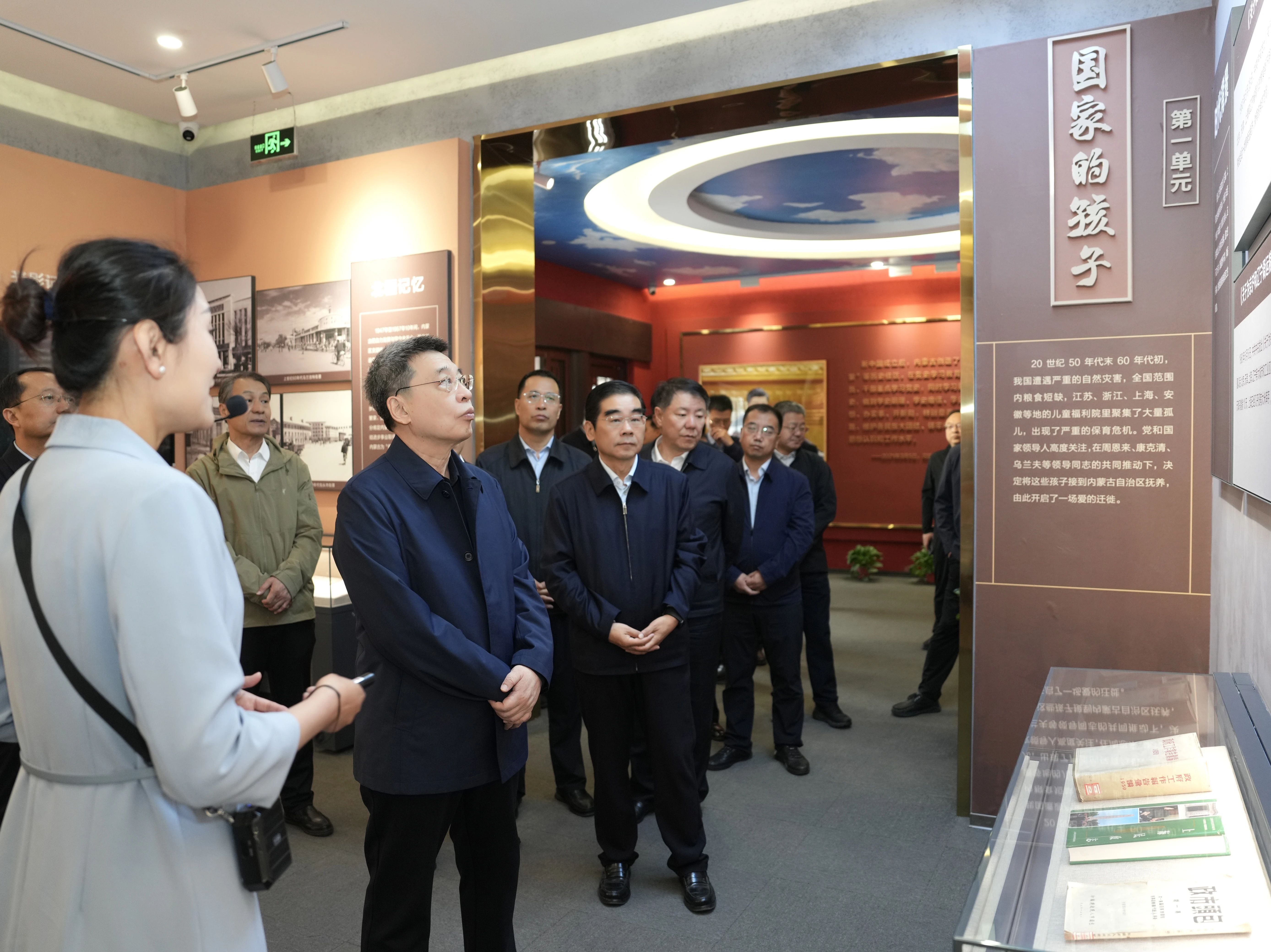 潘岳在内蒙古调研时强调：以推进中华民族共同体建设为主线推动边疆民族地区高质量发展11.jpg