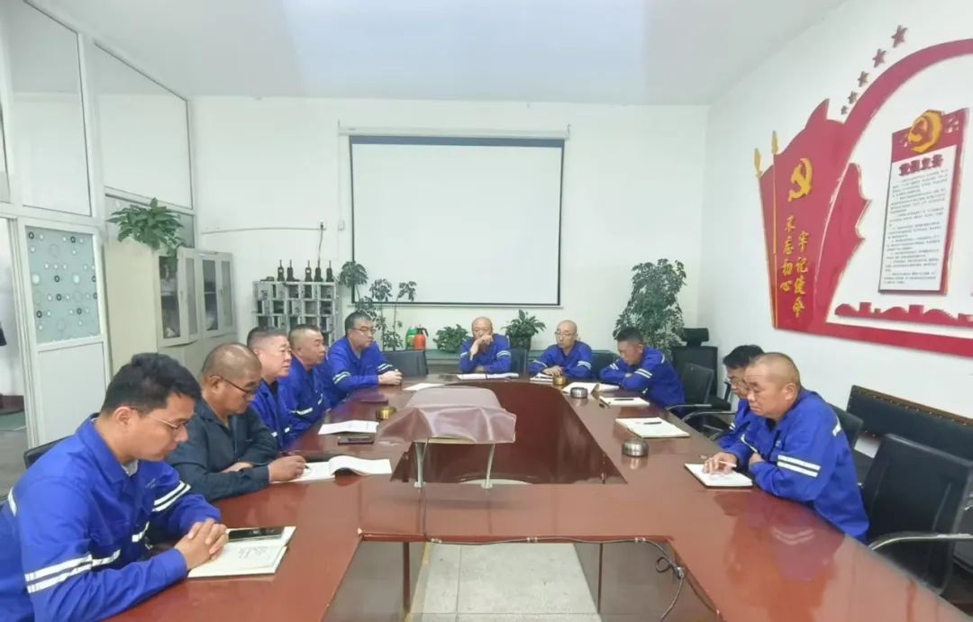 包钢白云铁矿关工委“五老”赋能，助力企业青工安全生产11.jpg