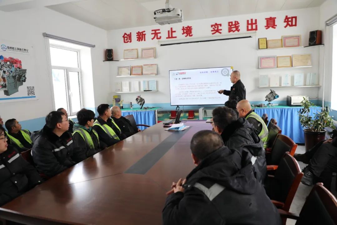 包钢白云铁矿关工委“五老”赋能，助力企业青工安全生产44.jpg
