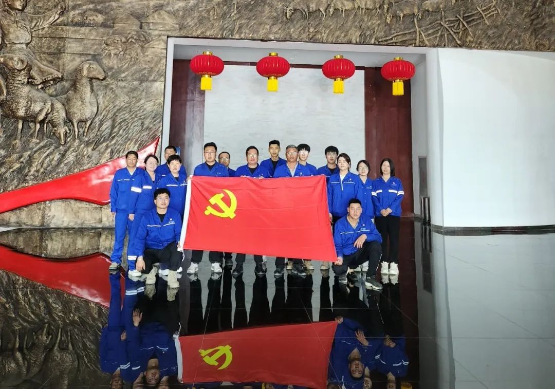 【基层动态】追寻英雄足迹 筑牢思想根基——干选作业部党支部赴“草原英雄小姐妹”展览馆开展主题党日11.jpg
